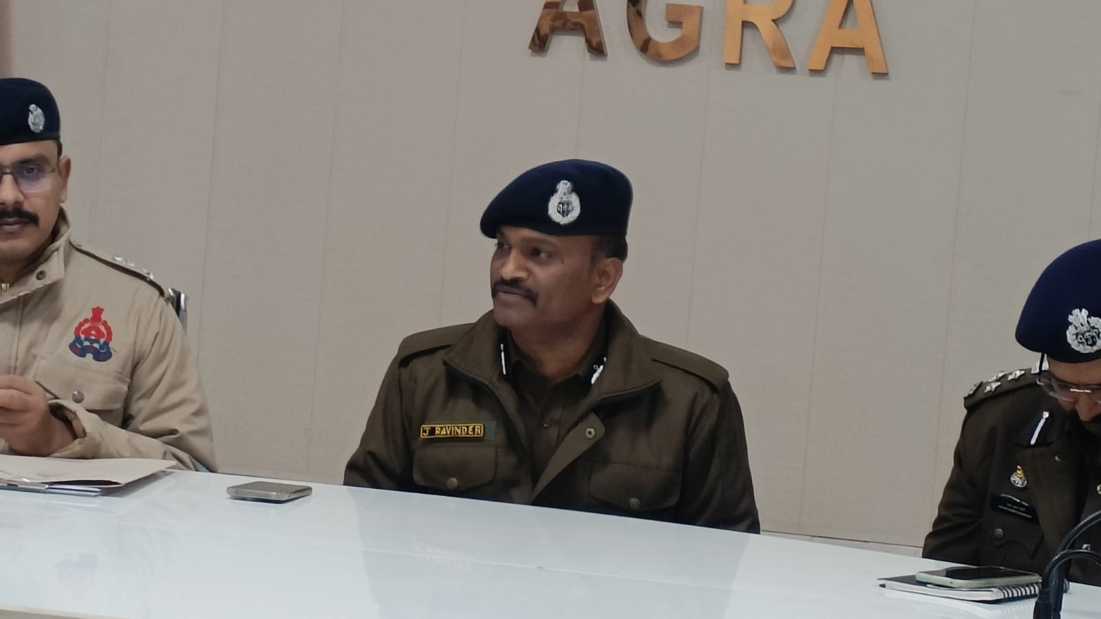 Cod Agra Agra Police kept playing raid and raid, the accused got a stay. | आगरा ...