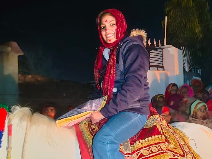 Narnaul Banavara of two daughters