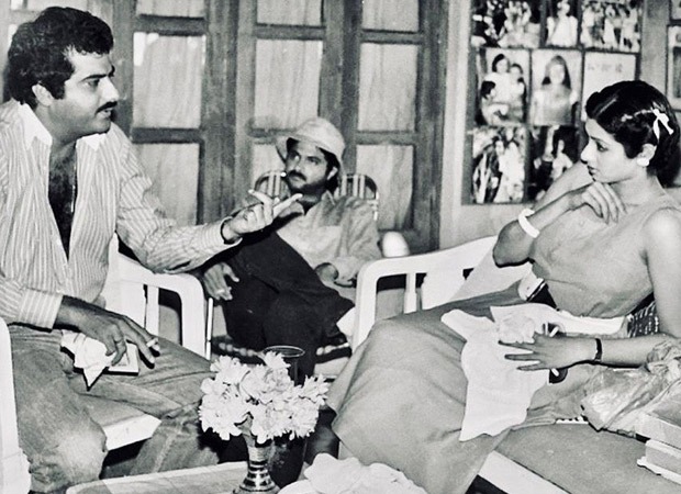 मिस्टर इंडिया के सेट पर ली गई अनिल कपूर, बोनी कपूर और श्रीदेवी की तस्वीर।