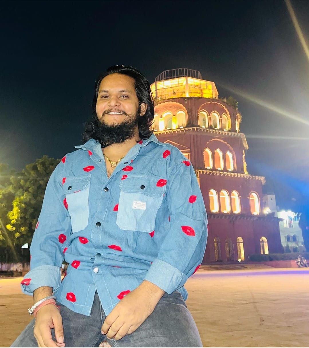 Monish Raja Earlier he used to click photos at weddings posing as a ...