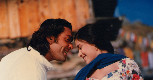 'करीब' फिल्म से नेहा ने बॉलीवुड में अपना डेब्यू किया था। इसके बाद वे 'होगी प्यार की जीत', 'फिजा' जैसी फिल्मों में भी नजर आईं।