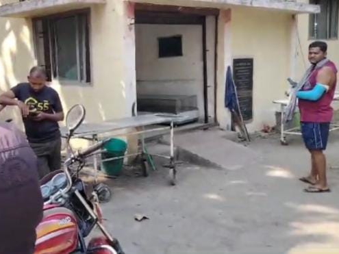 लाश को परिजनों को सौंपा गया।