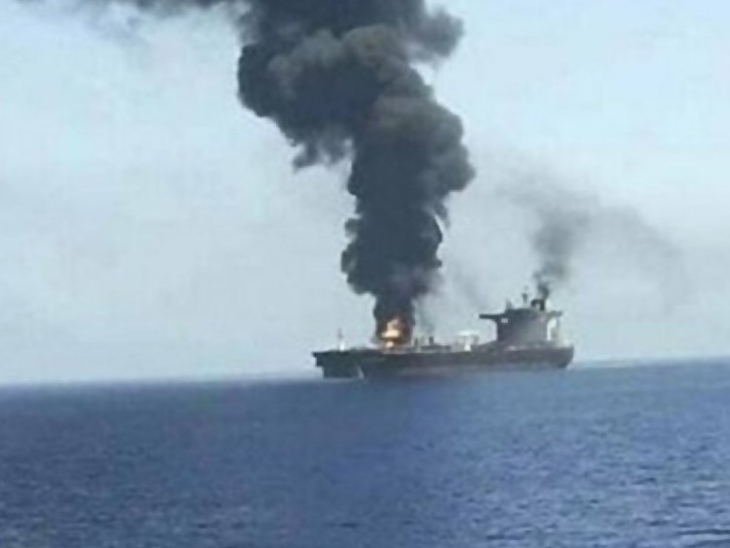 तस्वीर 6 फरवरी को भारत आ रहे अमेरिकी जहाज स्टार नासिया पर हमले की है।