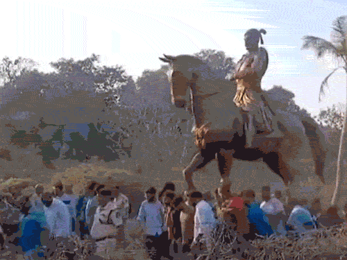 शिवाजी महाराज की मूर्ति गोवा के मरगाव शहर के गांव साओ जोस डी एरियल में लगाई गई है। - Dainik Bhaskar