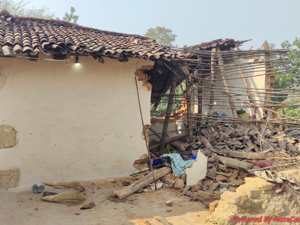 घर में घुसकर महिला को कुचला।