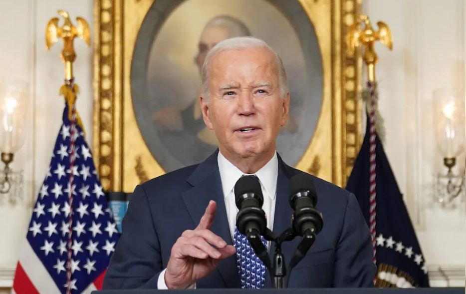 अमेरिकी राष्ट्रपति जो बाइडन ने 23 फरवरी 2024 को रूस के खिलाफ नए सिरे से 500 से ज्यादा नए प्रतिबंधों का ऐलान किया। इसके पीछे की वजह यूक्रेन के खिलाफ जंग छेड़ने और रूस के विपक्षी नेता एलेक्सी नवेलनी की हिरासत में मौत बताई।