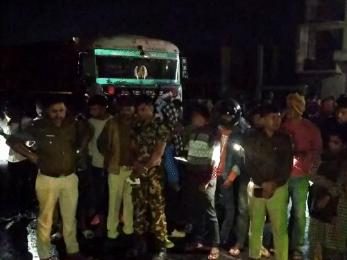 9 people died in road accident in Kaimur, Three Vehicle Collided ...