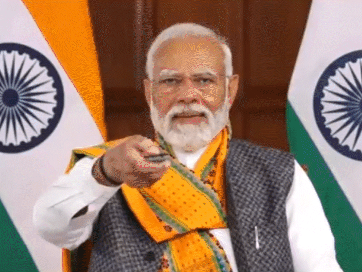 पीएम मोदी ने रेलवे स्टेशन के रीडेवलपमेंट प्रोजेक्ट का शिलान्यास किया। अपग्रेड होने के बाद स्टेशनों का लुक बदल जाएगा। - Dainik Bhaskar