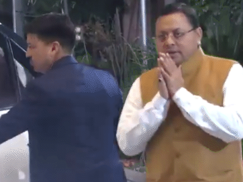 उत्तराखंड CM पुष्कर सिंह धामी भी बैठक में हिस्सा लेने आए।