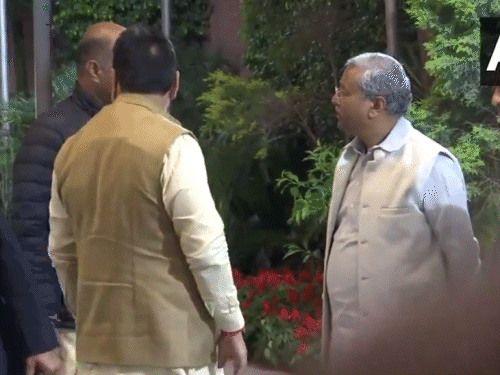 राजस्थान के मुख्यमंत्री भजनलाल शर्मा भी बैठक में हिस्सा लेने के लिए आए।