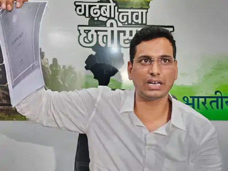 ED ने कोल घोटाले में विधायक देवेंद्र यादव को भी आरोपी बनाया है।
