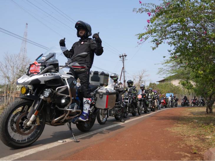 25 bike riders set out on a 1400km journey in Bhopal