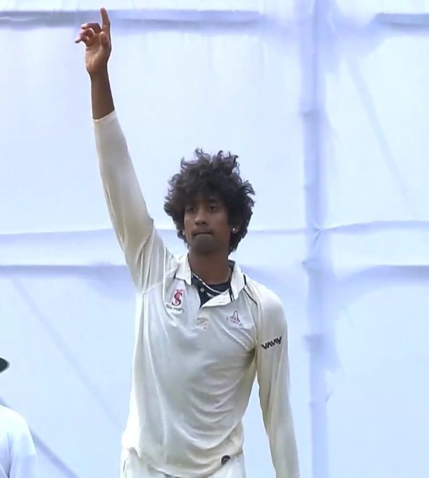 तमिलनाडु के लिए साई किशोर ने अब तक सबसे ज्यादा छह विकेट लिए हैं.