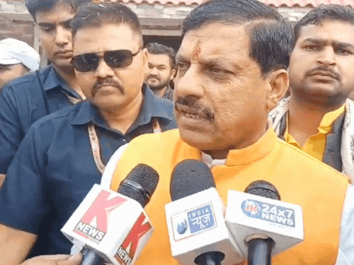 मोहन यादव ने कहा, 5000 हजार साल पहले कृष्ण भगवान जन्म लिए थे। जिन्होंने मर्यादा लांघी उनका वजूद उन्होंने खत्म कर दिया।