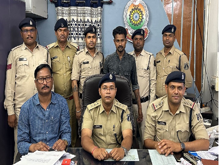 पुलिस ने युवक के दोस्त को आत्महत्या के लिए उकसाने के आरोप में किया है गिरफ्तार।
