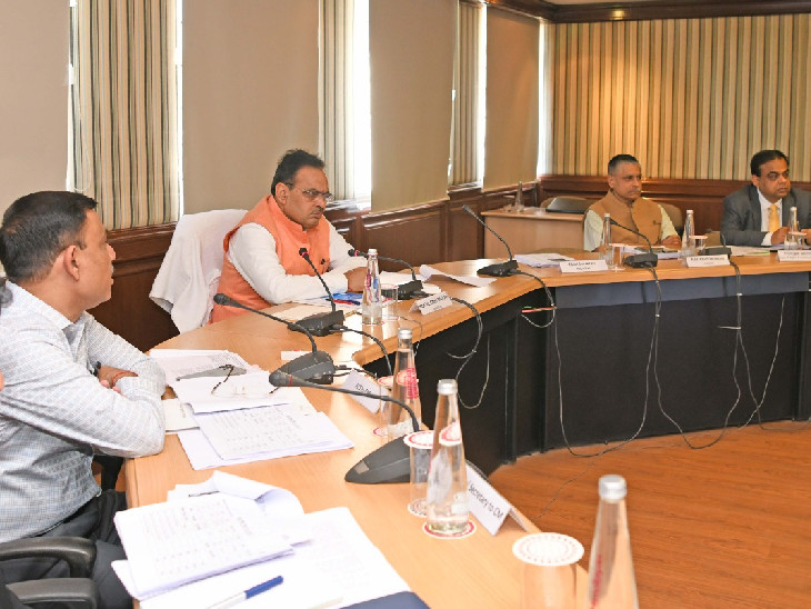 सीएम भजनलाल शर्मा ने शिक्षा विभाग के साथ बैठक की।