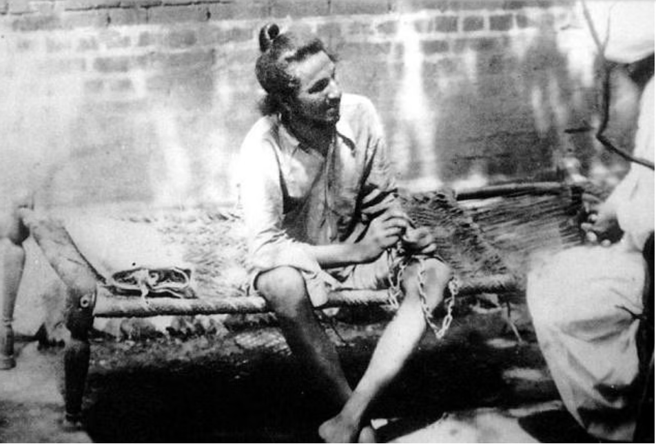 1927 में पहली बार गिरफ्तारी के बाद जेल में खींची गई भगत सिंह की तस्वीर।