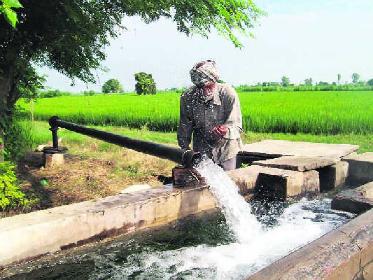 किसानों के निजी नलकूपों यानी ट्यूबवेल का बिजली बिल सरकार माफ कर सकती है।
