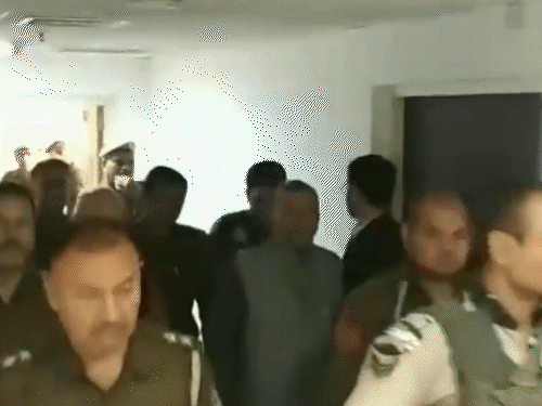सिसोदिया की जमानत याचिका खारिज करते हुए सुप्रीम कोर्ट ने कहा था कि मामले में 338 करोड़ का लेन-देन है, जिसमें सिसोदिया का रोल संदिग्ध है। - Dainik Bhaskar