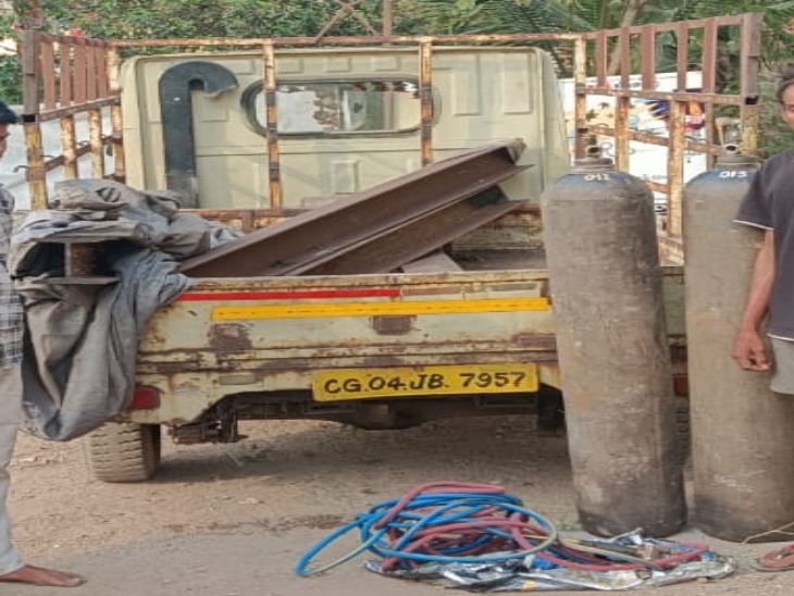 फुटेज में आरोपियों के गाड़ी का नंबर सामने आया। जिसके आधार पर ये गिरफ्तार हुए।