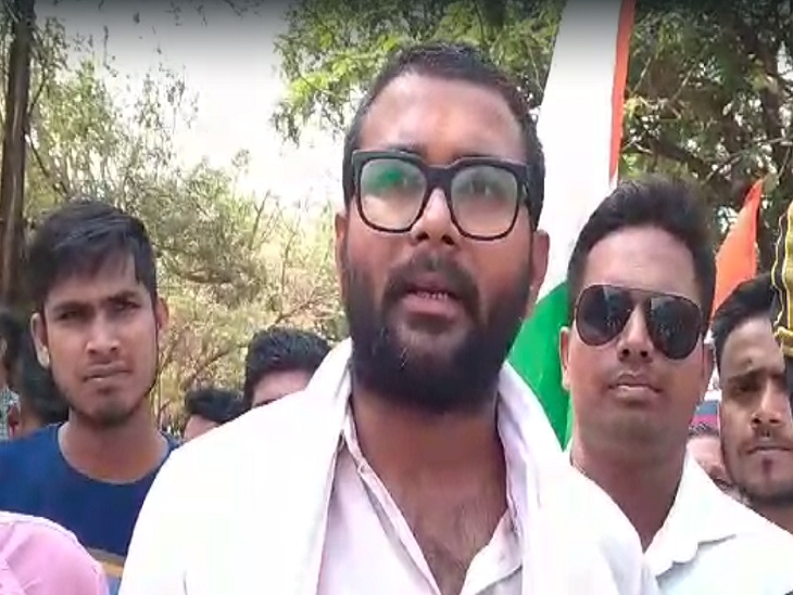 दुर्ग जिला युवा कांग्रेस ग्रामीण के अध्यक्ष जयंत देशमुख व अन्य