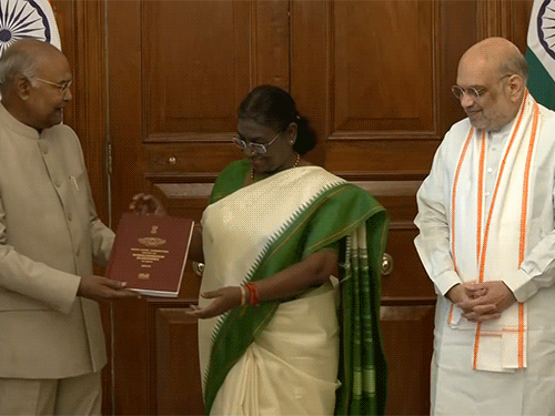 One Nation-One Election : कोविंद समिति ने राष्ट्रपति को सौंपी रिपोर्ट, जानिए क्या है इस रिपोर्ट में 2 One Nation One Election Report Update; Ram Nath Kovind | Droupadi Murmu | एक देश एक चुनाव...कोविंद कमेटी ने राष्ट्रपति को रिपोर्ट सौंपी: इसमें 18 हजार पेज, 2029 में एकसाथ चुनाव ...