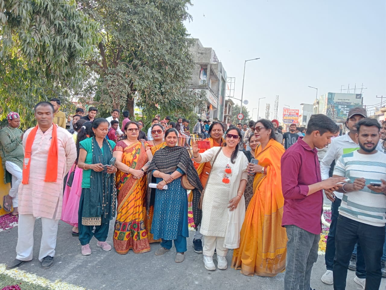 कार्यक्रम में शामिल हुईं भाजपा महिला मोर्चा की पदाधिकारी।