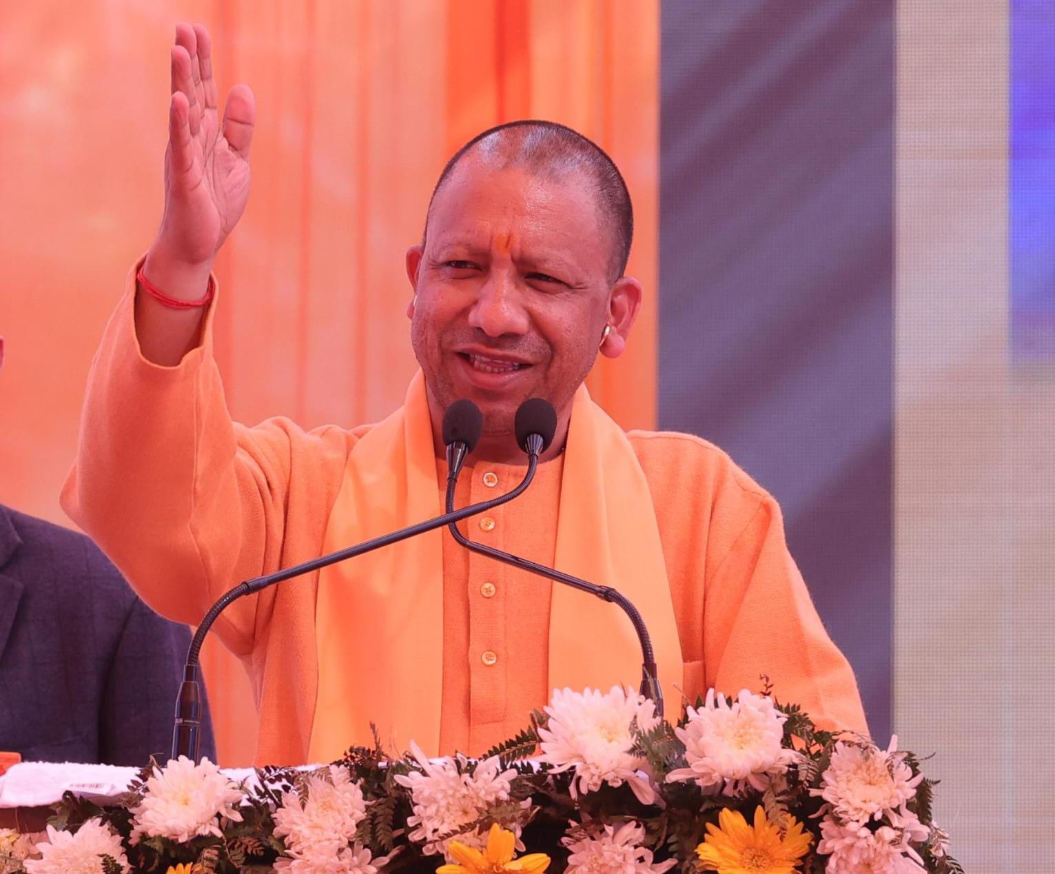 हाथ खोलकर बोलते सीएम.. एक बार फिर मोदी सरकार।