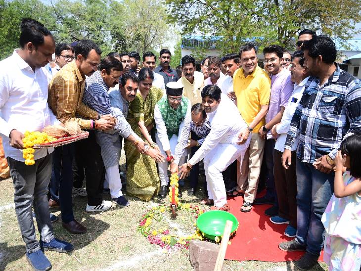 शासकीय उच्चतर माध्यमिक विद्यालय गोविंदपुरा भेल सीएम राइज स्कूल के लिए मंत्री विश्वास सारंग ने भूमिपूजन किया।