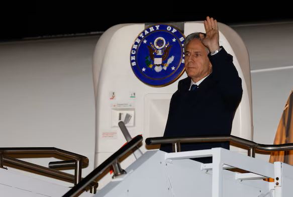 तस्वीर रविवार देर रात सियोल पहुंचे अमेरिकी विदेश मंत्री एंटनी ब्लिंकन की है।