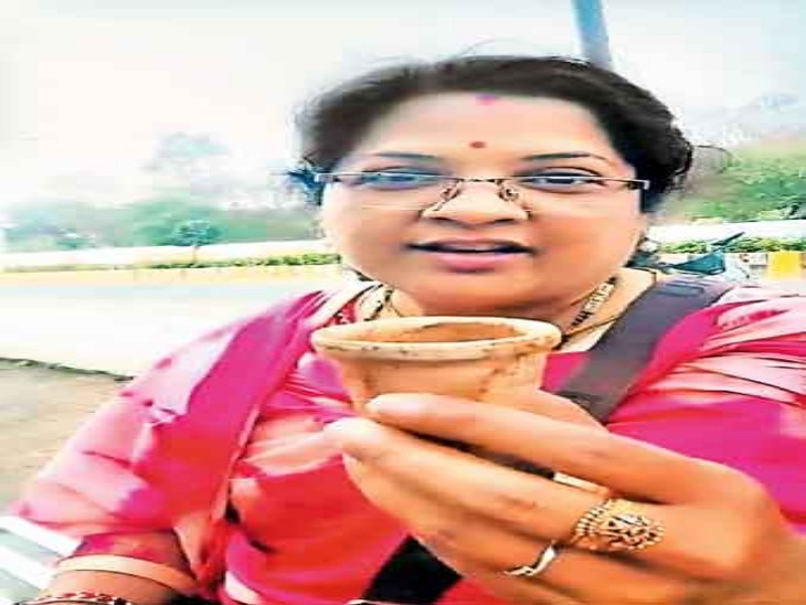 Now sip tea in a cup made of straw, straw is also made, it is cheaper ...