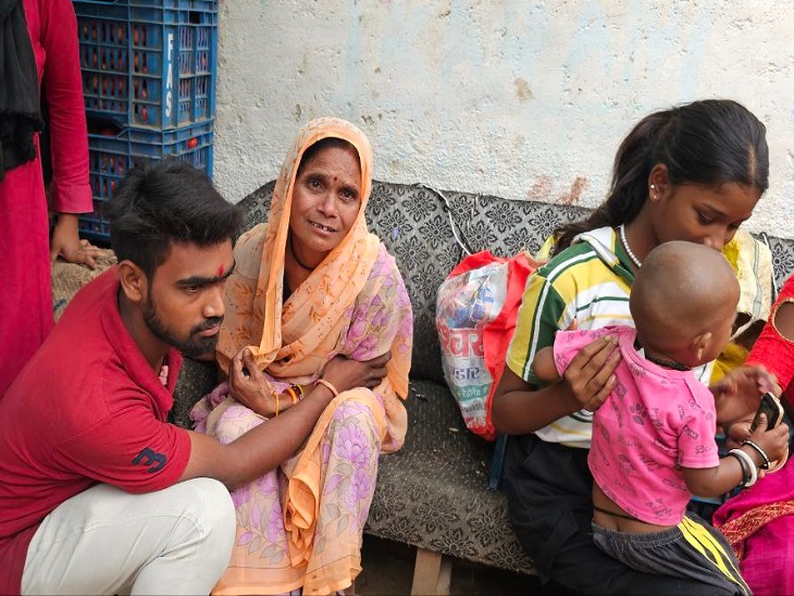 एक परिवार के दो लोगों की करंट से मौत - Dainik Bhaskar