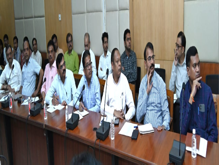 विभागीय नोडल अधिकारियों को कंप्लेंट मॉनिटरिंग सिस्टम’ सॉफ्टवेयर की ट्रेनिंग दी गई।