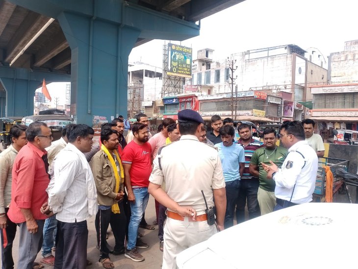 एसपी जितेंद्र शुक्ला के निर्देश पर ऑटो चालकों की मीटिंग ली गई।