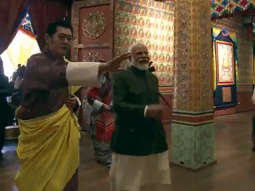 प्रधानमंत्री मोदी थींपू के ताशिचो द्जोंग पैलेस में।