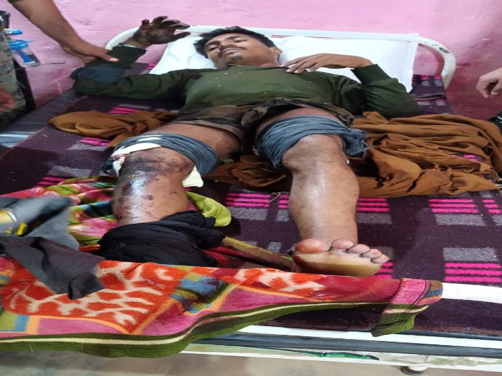 घायल जवान का इलाज जारी।