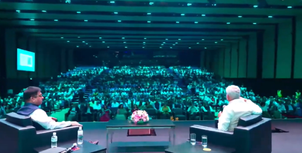 विदेश मंत्री एस जयशंकर ने सिंगापुर में भारतीय समुदाय के लोगों के सवालों के जवाब दिए।