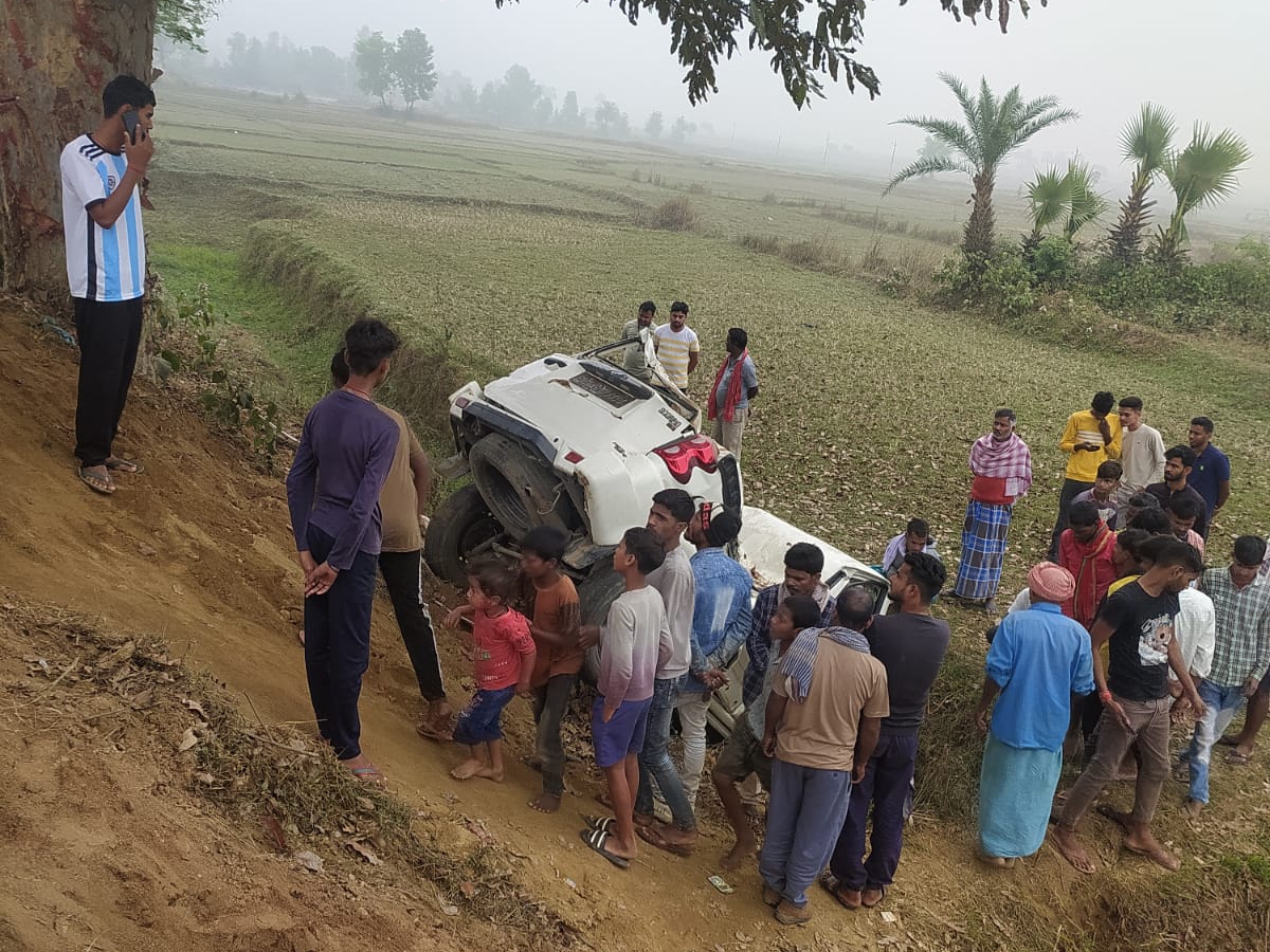 Speeding Scorpio collides with tree, two dead | तेज रफ्तार स्कॉर्पियो ...
