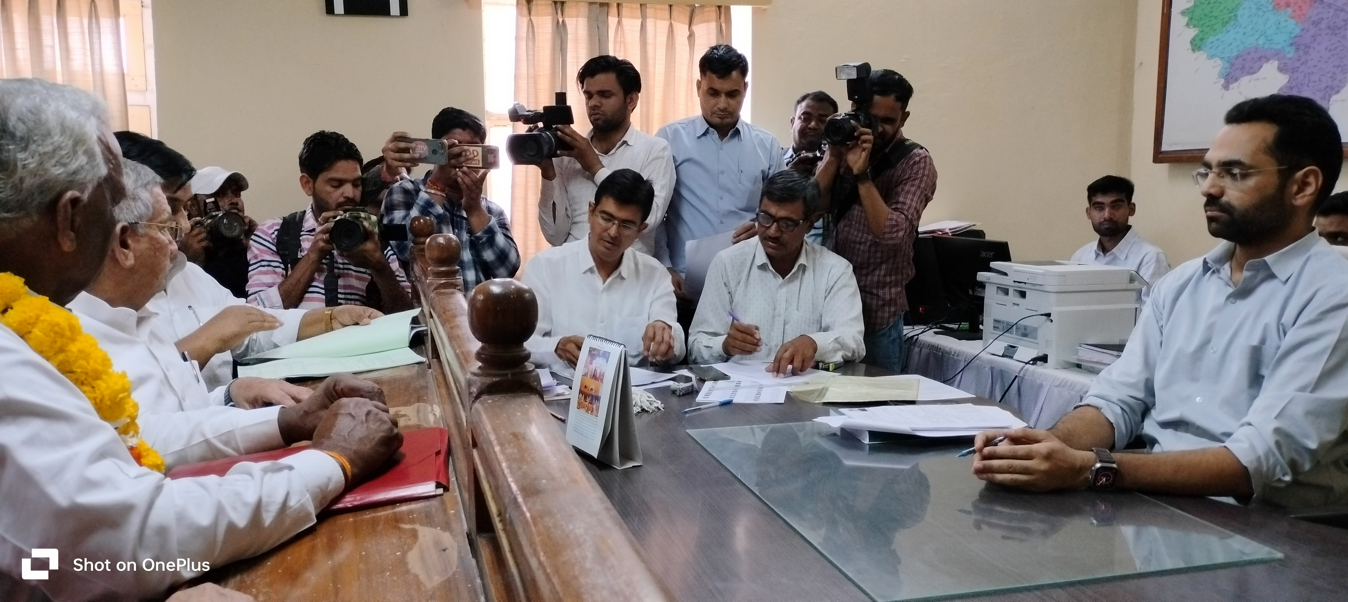 पीसीसी चीफ गोविंद सिंह डोटासरा, सीकर विधायक राजेन्द्र पारीक व माकपा नेता वृंदा करात भी मौजूद रही।
