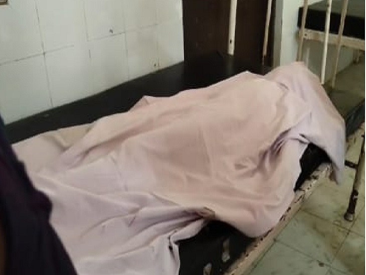 बच्चे को इलाज के लिए अस्पताल ले जाया गया। तब तक उसकी मौत हो चुकी थी।