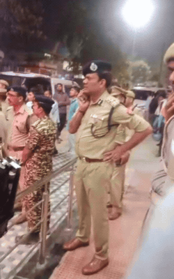 पुलिस अस्पताल पहुंची। अभी कमांडो की हालत नाजुक बताई जा रही है।