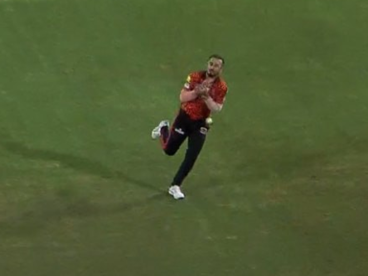 अब्दुल समद ने 20 रन बनाकर रोहित शर्मा को जीवनदान दिया.