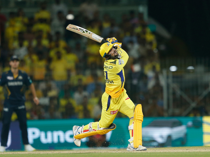 समीर रिज़वी ने पारी में कुल 2 छक्के लगाए.