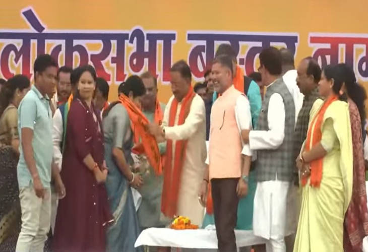 जगदलपुर मेयर सफीरा साहू समेत 1500 से ज्यादा कांग्रेसी बीजेपी में शामिल।