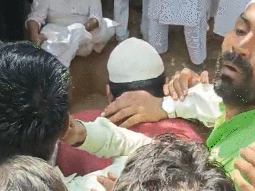 मुख्तार अंसारी को दफन किया गया: बेटे उमर ने आखिरी बार उसकी मूछों पर ताव दिया; जांच टीम बांदा जेल पहुंची – Varanasi News मुख्तार अंसारी को दफन किया गया: बेटे उमर ने आखिरी बार उसकी मूछों पर ताव दिया; जांच टीम बांदा जेल पहुंची – Varanasi News