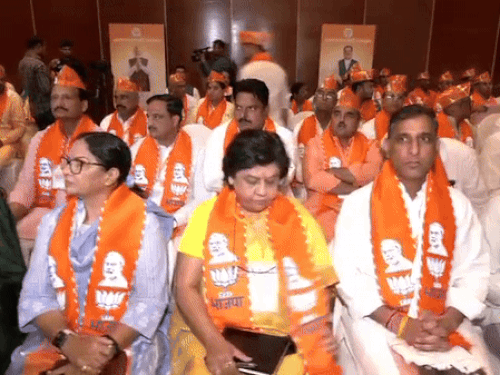 केंद्रीय गृहमंत्री अमित शाह ने जयपुर में 5 लोकसभा क्षेत्र की कोर कमेटियों की संयुक्त बैठक ली।