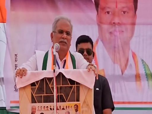 छत्तीसगढ़ की राजनांदगांव सीट से चुनाव लड़ रहे भूपेश बघेल ने सभी कार्यकर्ताओं को नामांकन दाखिल करने के लिए कहा है। यहां दूसरे चरण में वोटिंग होगी।