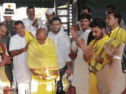 दिग्विजय सिंह ने 31 मार्च को आगर के नलखेड़ा में मां बगलामुखी मंदिर में पूजा-हवन किया। इसके बाद उन्होंने वादा निभाओ पदयात्रा शुरू की।