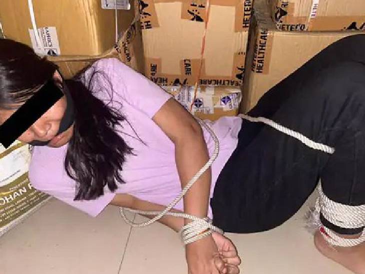 छात्रा ने यह फोटो अपने पिता को भिजवाया था।