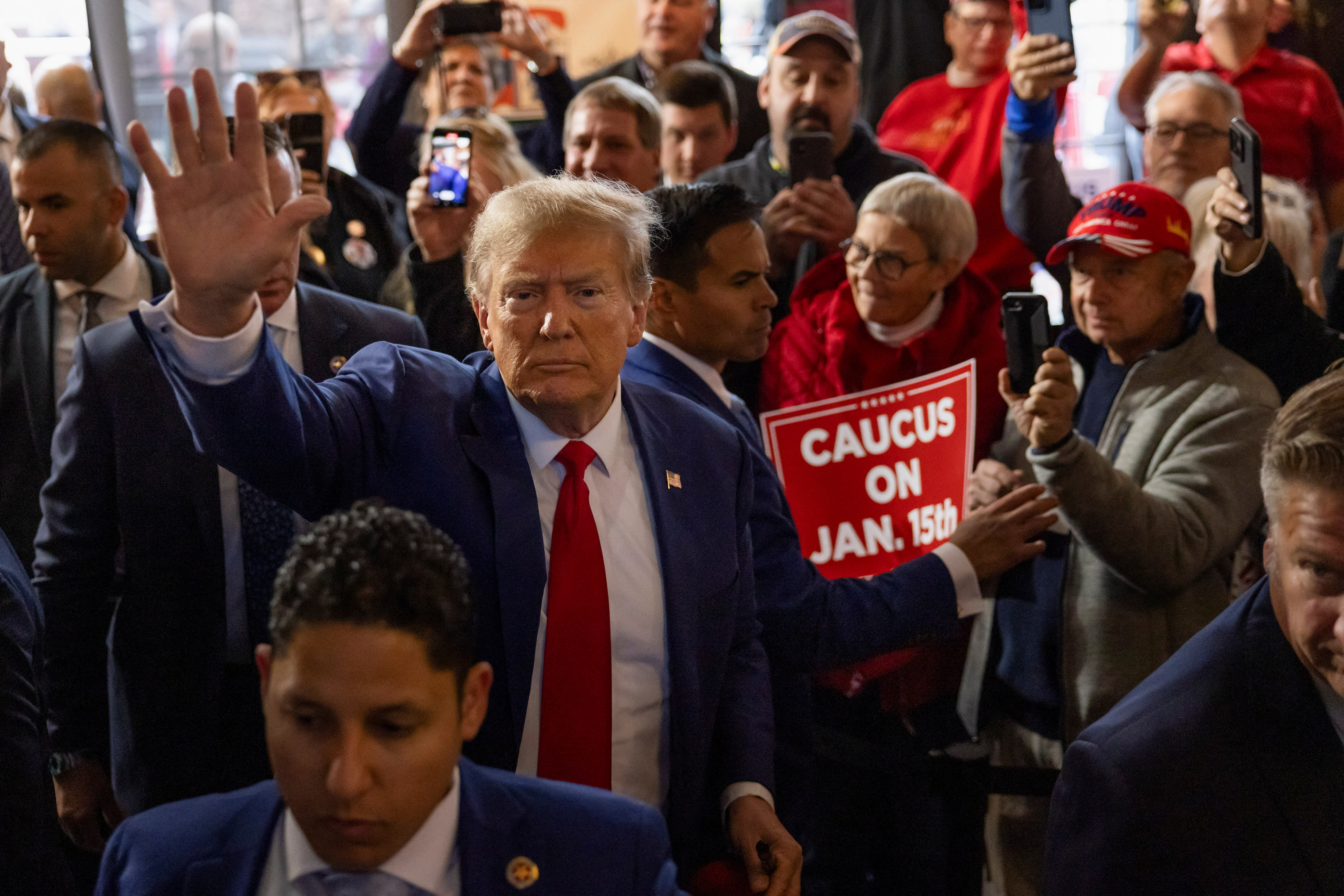 ट्रम्प ने एक अन्य रैली में कहा था कि अगर वो दूसरी बार प्रेसिडेंट बने तो रूस-यूक्रेन की जंग को एक दिन में खत्म कर देंगे।